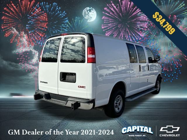 2021 GMC Savana Base