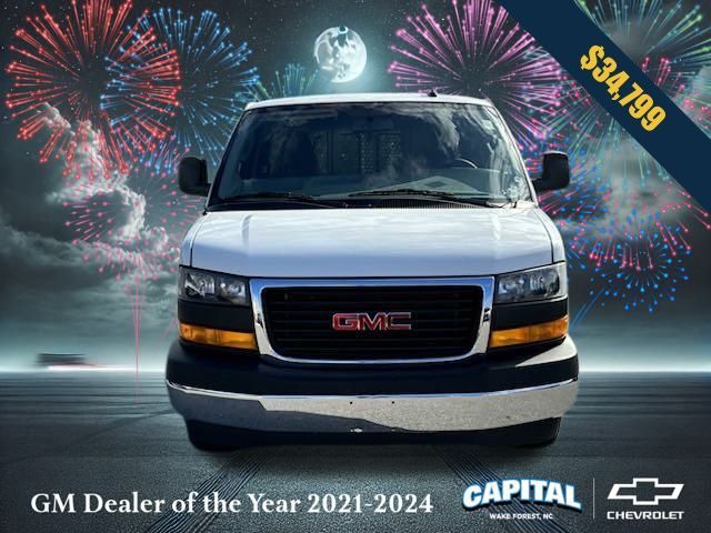 2021 GMC Savana Base