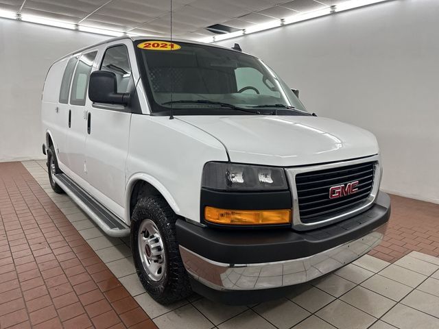 2021 GMC Savana Base