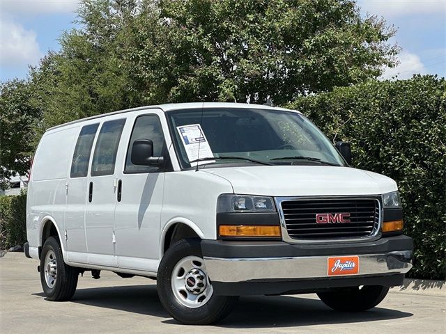 2021 GMC Savana Base