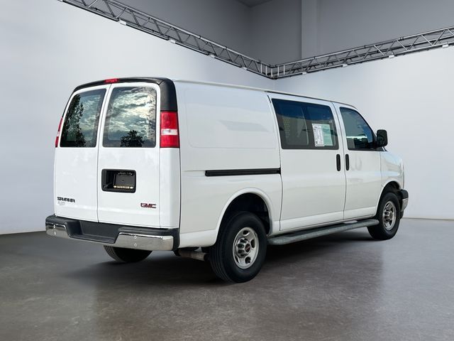 2021 GMC Savana Base