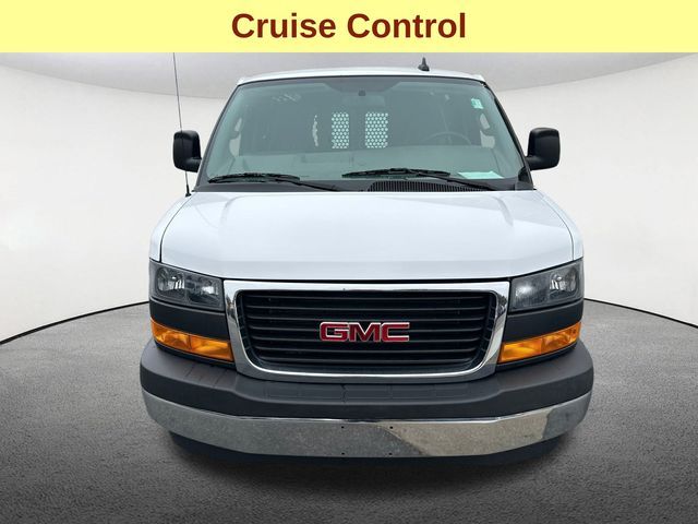 2021 GMC Savana Base