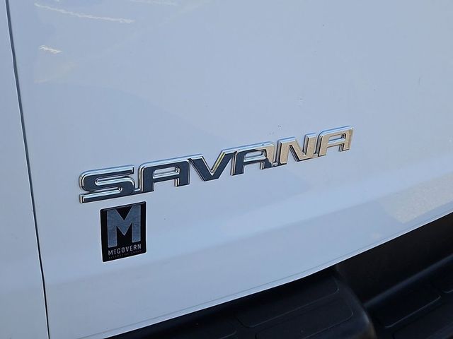 2021 GMC Savana Base