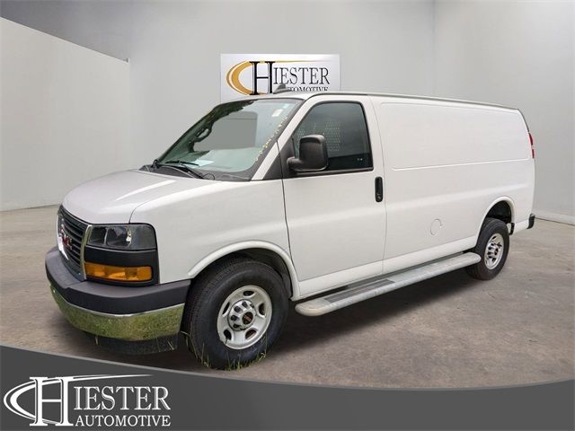 2021 GMC Savana Base