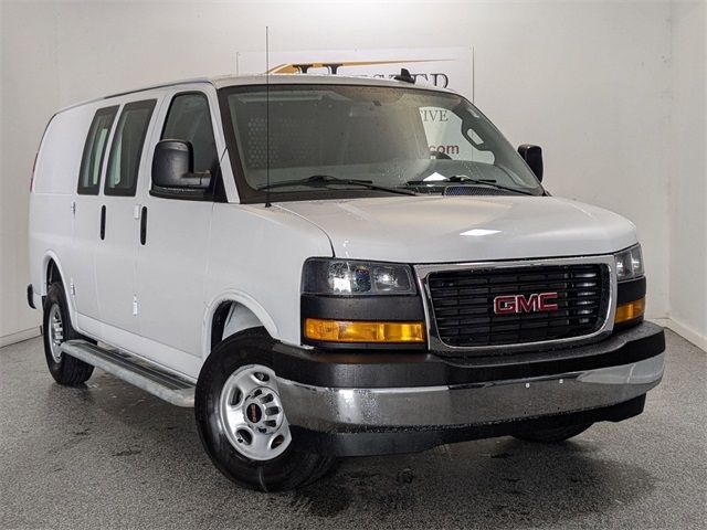 2021 GMC Savana Base