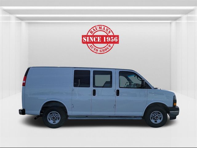 2021 GMC Savana Base