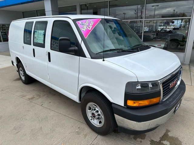 2021 GMC Savana Base