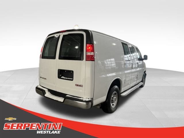 2021 GMC Savana Base