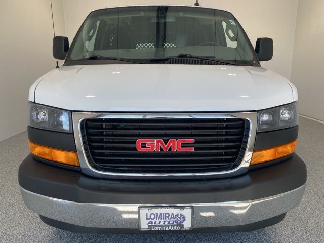 2021 GMC Savana Base