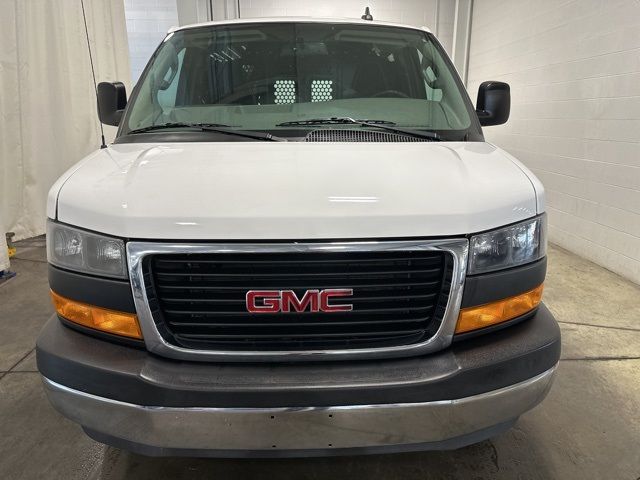 2021 GMC Savana Base