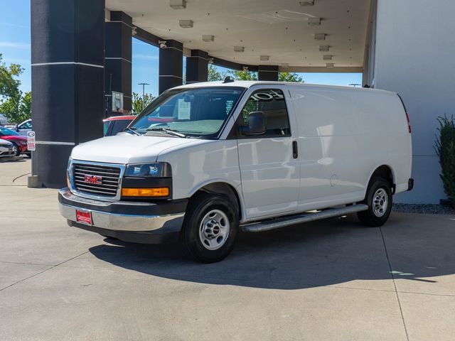 2021 GMC Savana Base