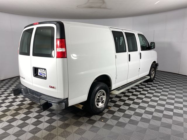 2021 GMC Savana Base