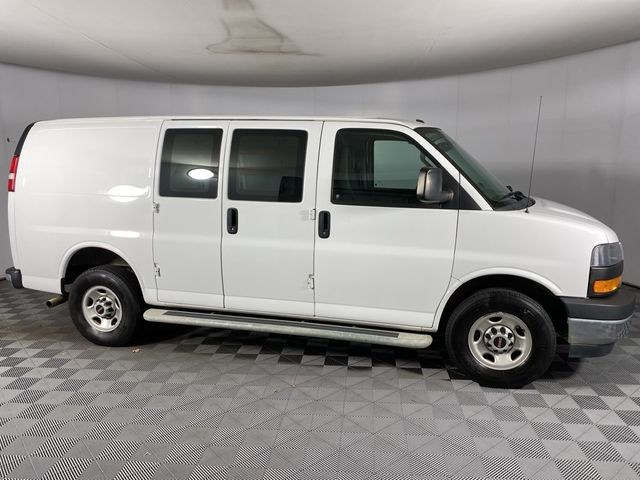 2021 GMC Savana Base