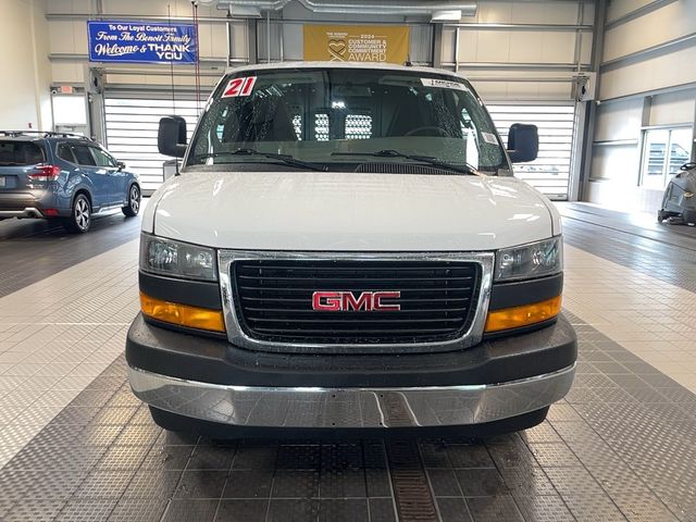 2021 GMC Savana Base