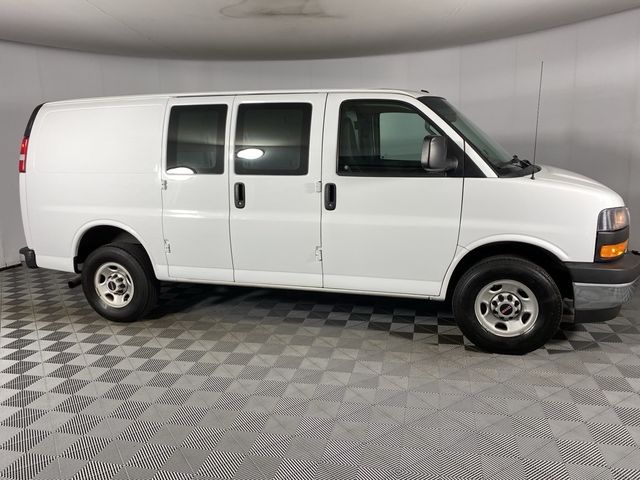 2021 GMC Savana Base