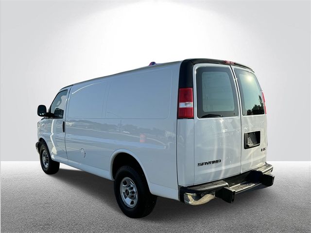 2021 GMC Savana Base