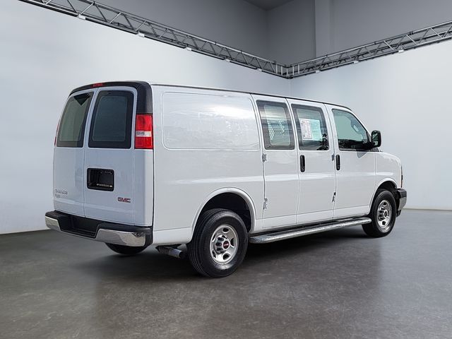 2021 GMC Savana Base