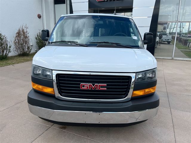 2021 GMC Savana Base