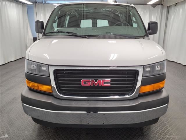 2021 GMC Savana Base