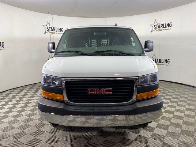 2021 GMC Savana Base