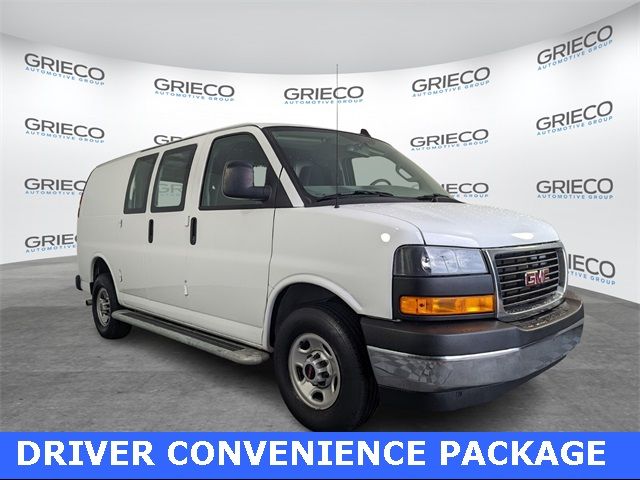 2021 GMC Savana Base