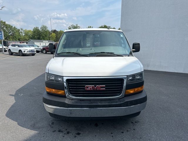 2021 GMC Savana Base