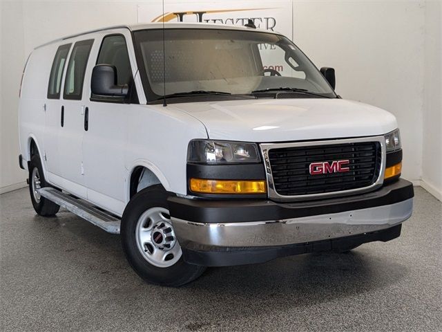 2021 GMC Savana Base