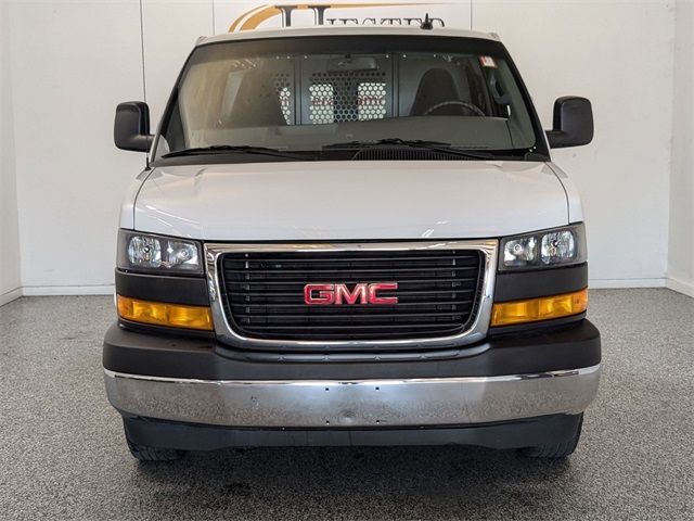 2021 GMC Savana Base