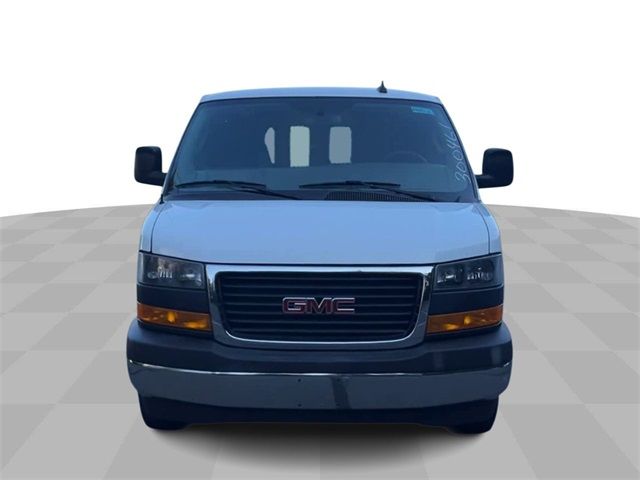 2021 GMC Savana Base