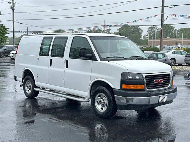 2021 GMC Savana Base