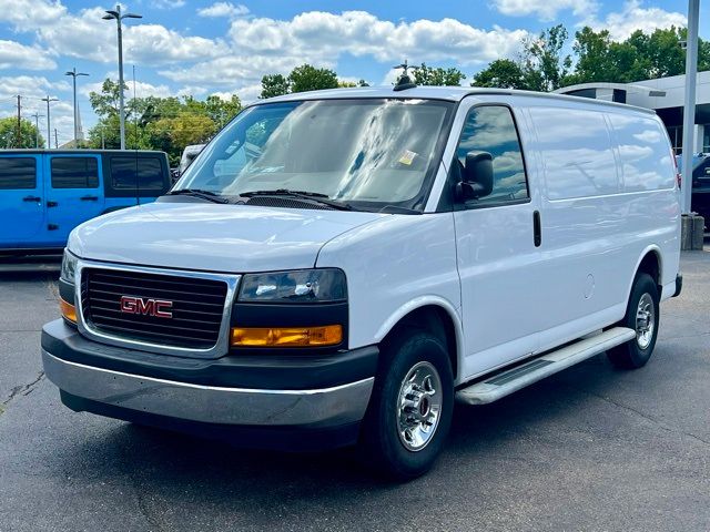 2021 GMC Savana Base