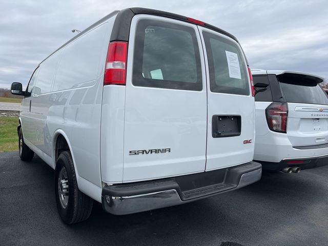 2021 GMC Savana Base