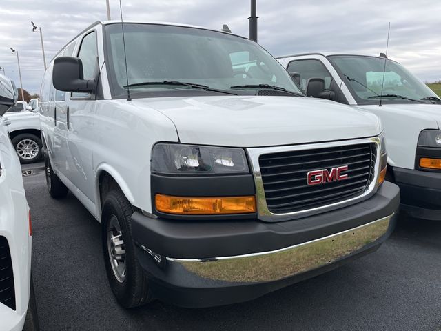 2021 GMC Savana Base