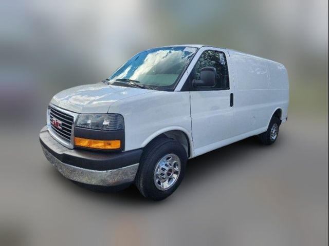 2021 GMC Savana Base