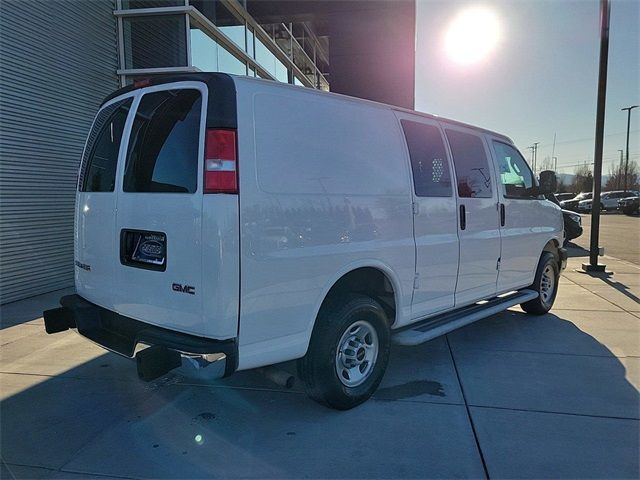 2021 GMC Savana Base