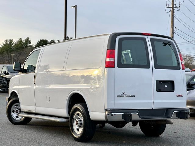 2021 GMC Savana Base