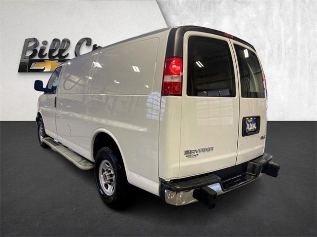 2021 GMC Savana Base