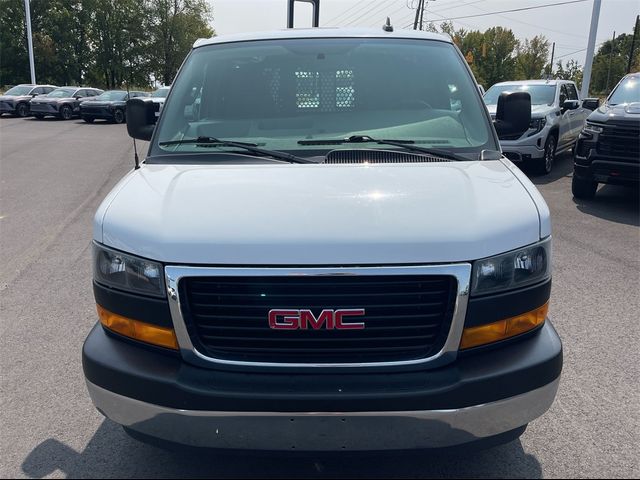 2021 GMC Savana Base