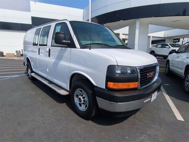 2021 GMC Savana Base