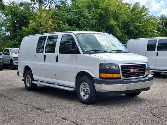 2021 GMC Savana Base