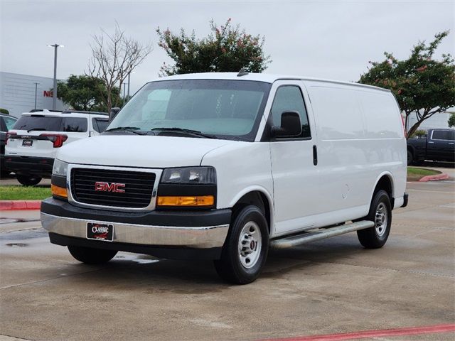 2021 GMC Savana Base