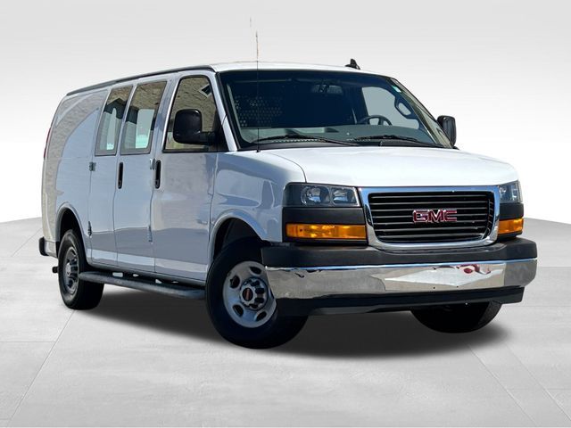 2021 GMC Savana Base