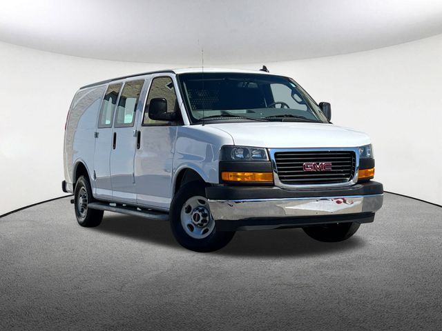 2021 GMC Savana Base