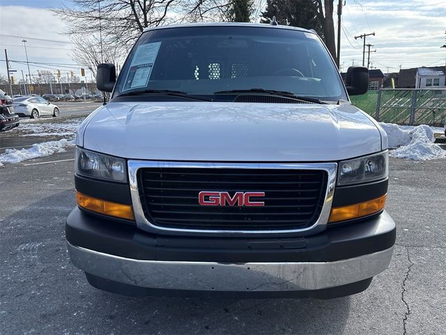 2021 GMC Savana Base