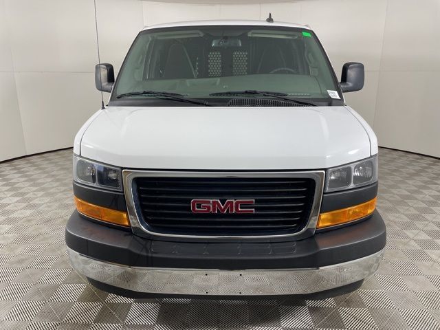 2021 GMC Savana Base