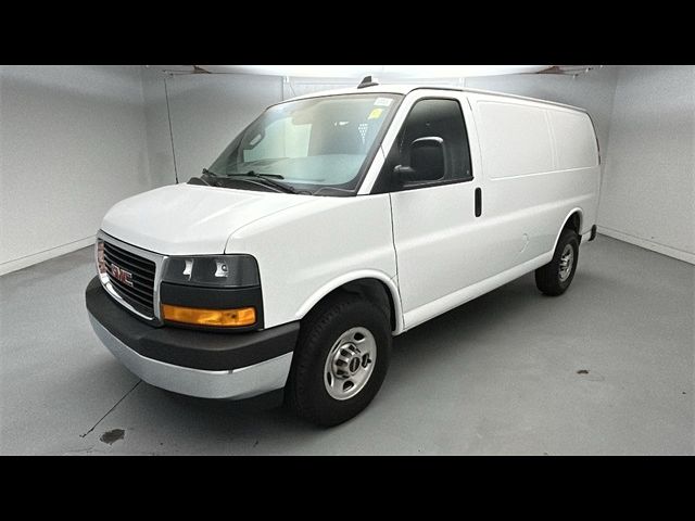 2021 GMC Savana Base