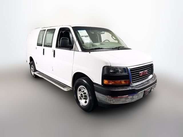 2021 GMC Savana Base