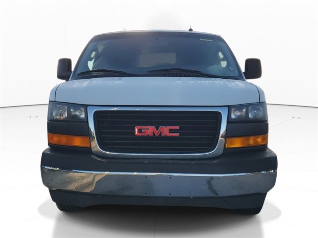 2021 GMC Savana Base