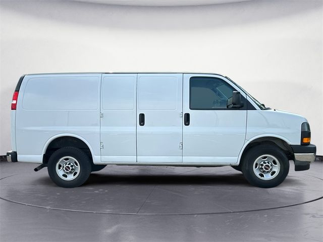 2021 GMC Savana Base