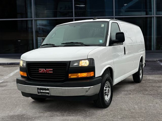 2021 GMC Savana Base